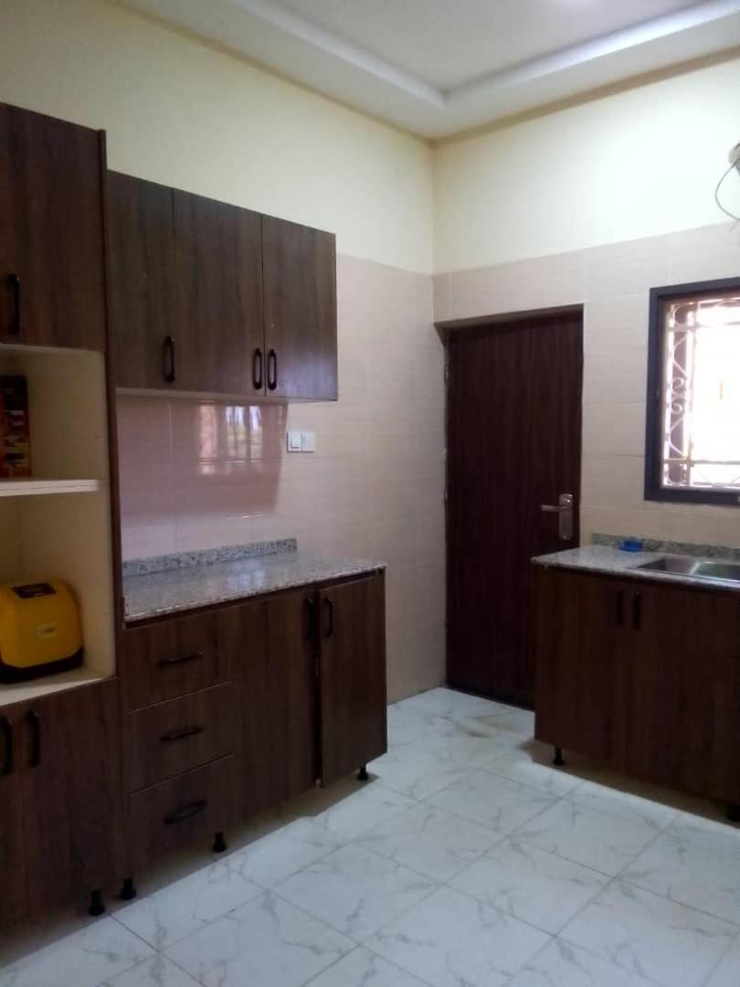 Dumeros Abuja Bagian luar foto