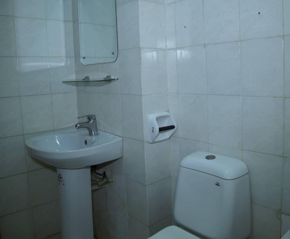 Dumeros Abuja Bagian luar foto